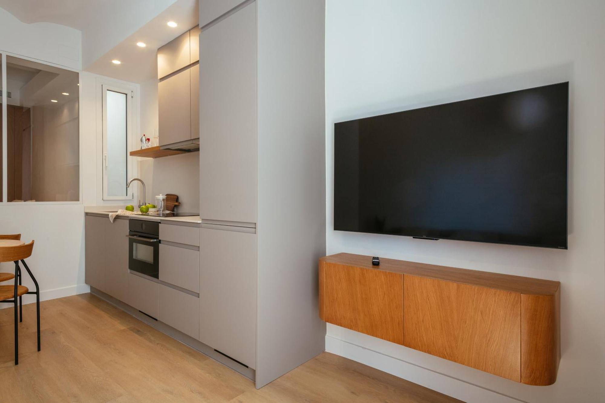 Newly Renovated Stylish Eixample - Great Location Apartamento *